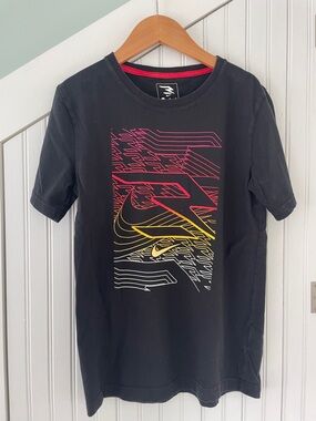 Boys Nike Graphic T-Shirt Size L